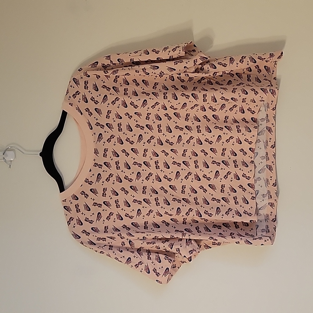 Nike cropped tee